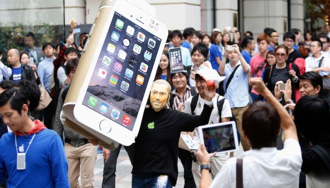 The box is empty: On iPhones, religion and disconnection - Macleans.ca